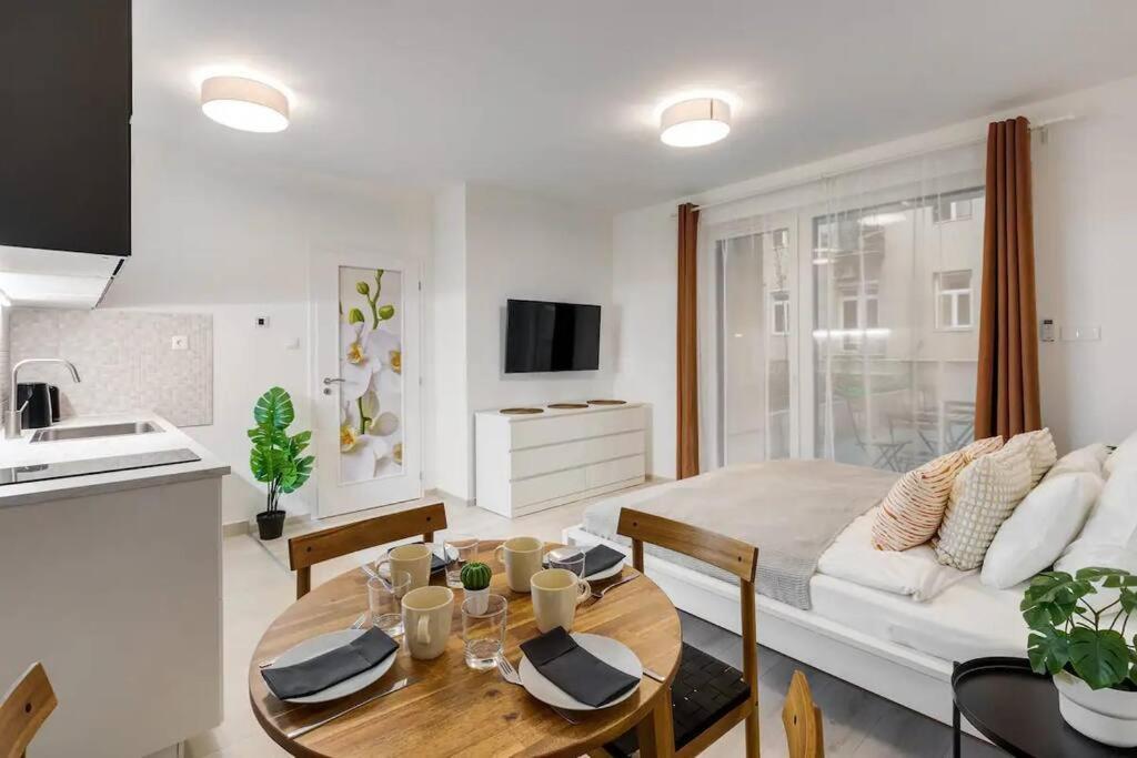 Appartamento Terrace Vista-Modern 2Br Retreat Budapest Esterno foto